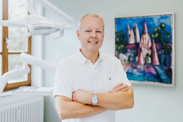 Dr. Thomas Falter