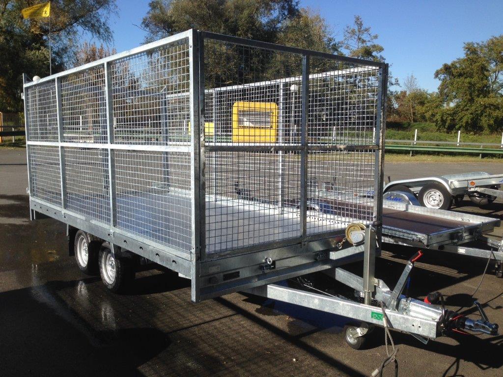 Remorque avec grilles