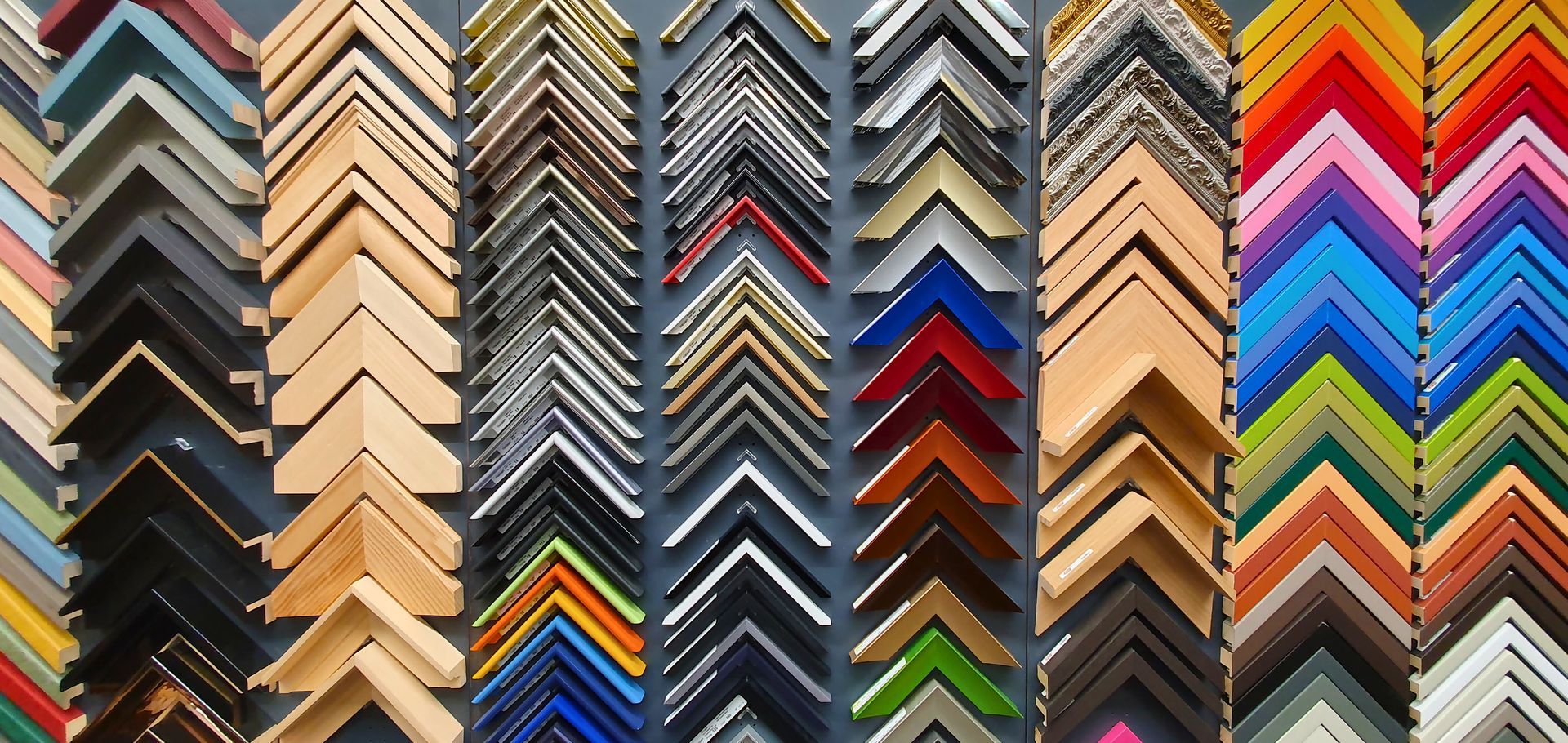 Une grande variété de cadres de en PVC ou en bois.