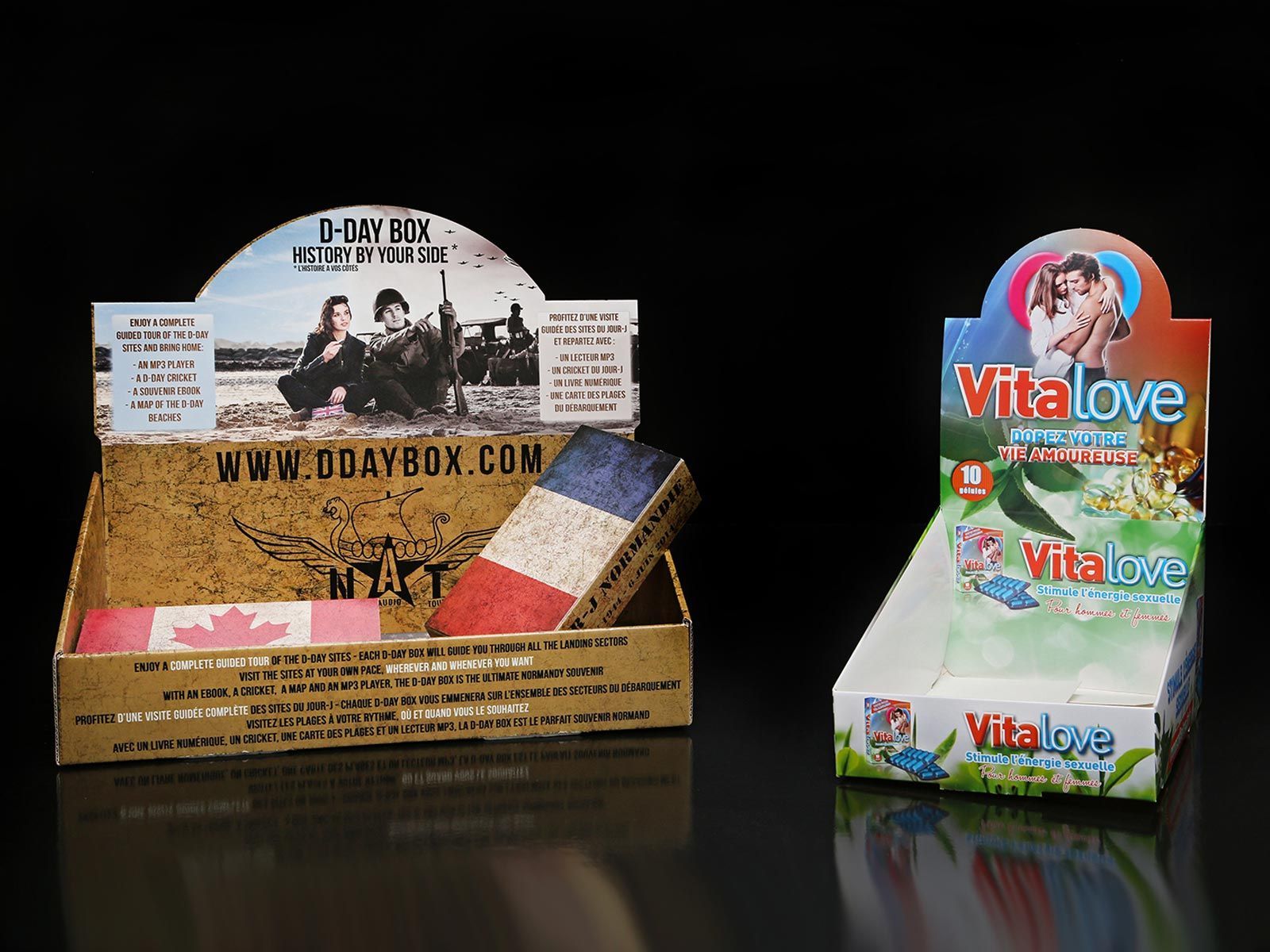 Deux boîtes de présentation de produits ; l'une sur le thème vintage avec des drapeaux, l'autre pour les bonbons « Vita love ».