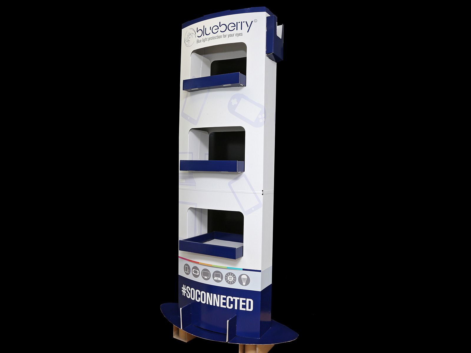 Présentoir bleu et blanc à quatre étagères. Les inscriptions « Myrtille » et « CONNECTED » sont visibles.