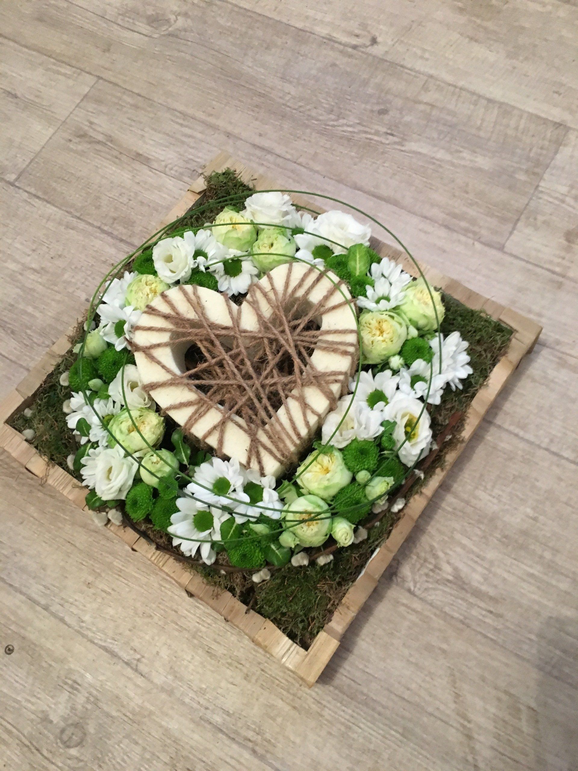 Coussin carré de fleur contemporain