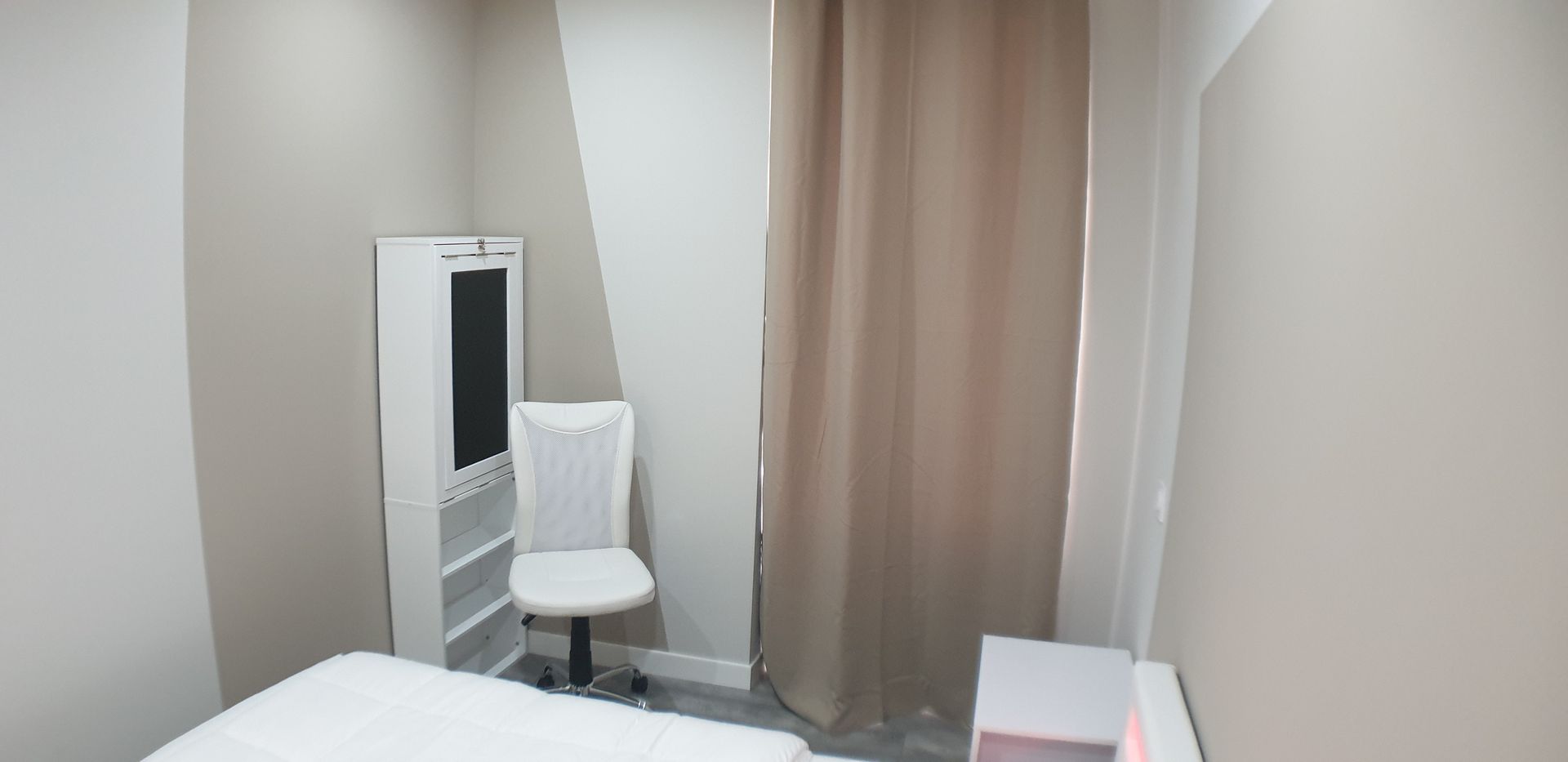 Chambre après des travaux de peinture