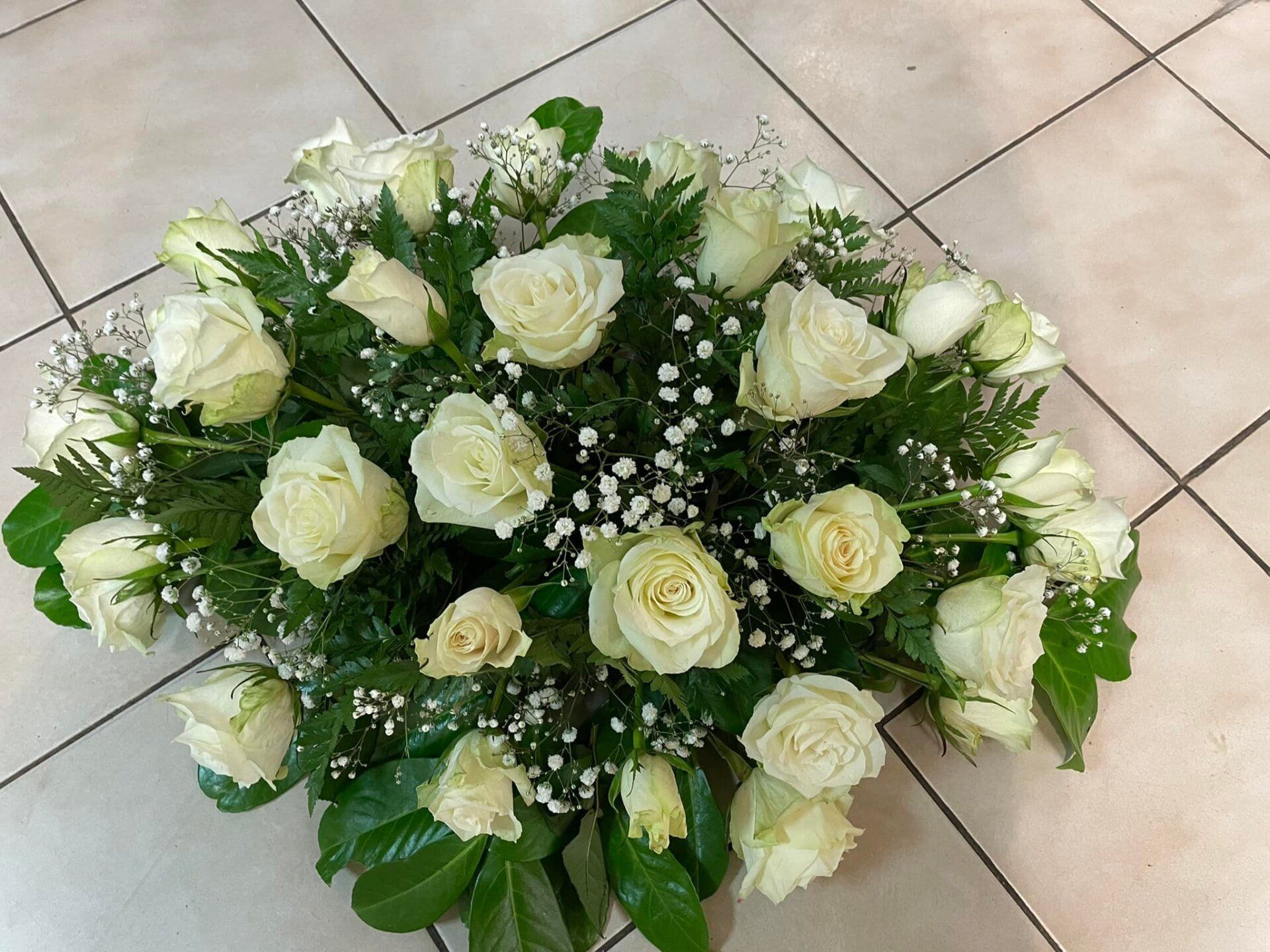 Bouquet de fleurs : rose blanches