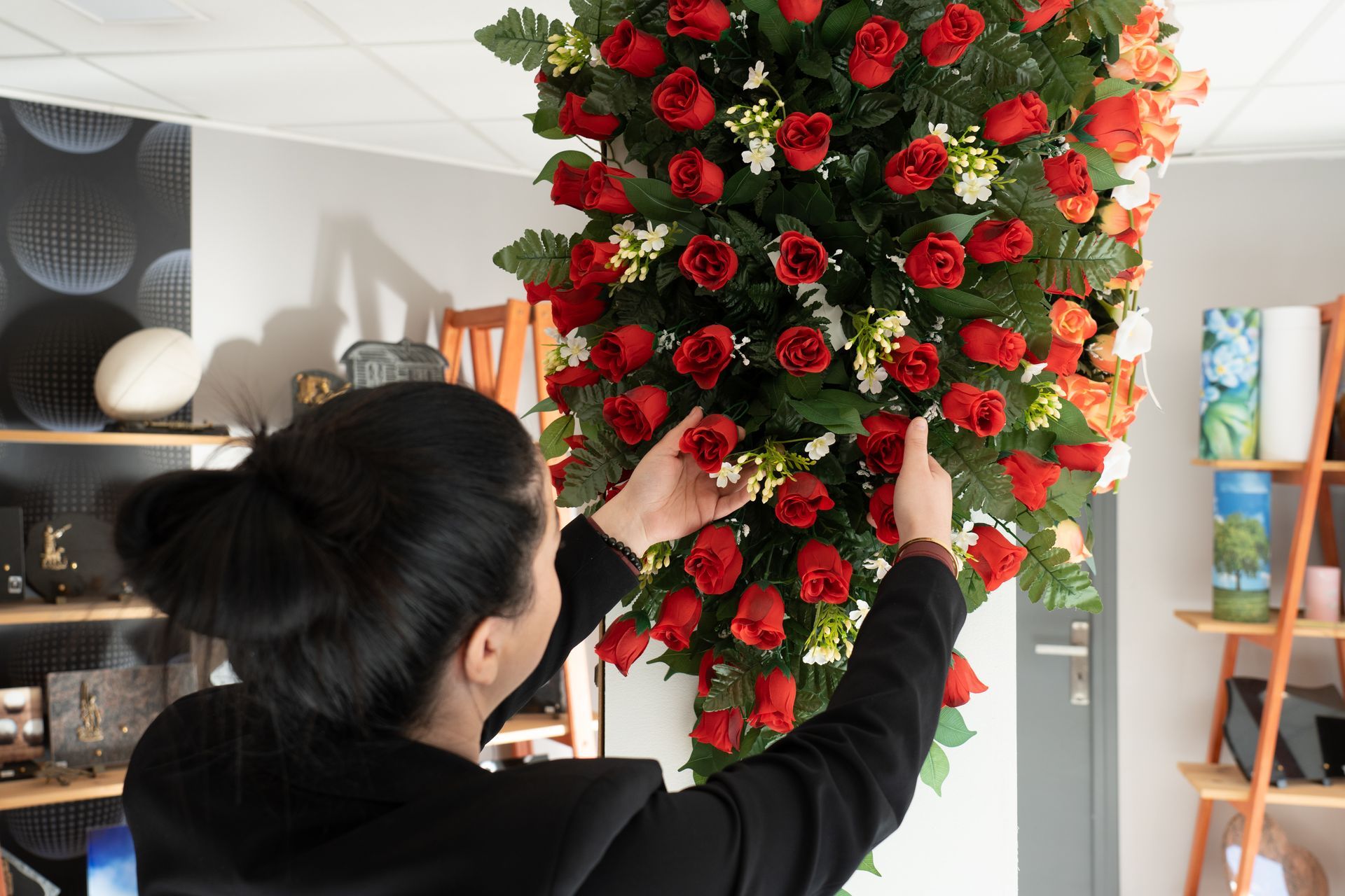 Vers la page des Articles funéraires.