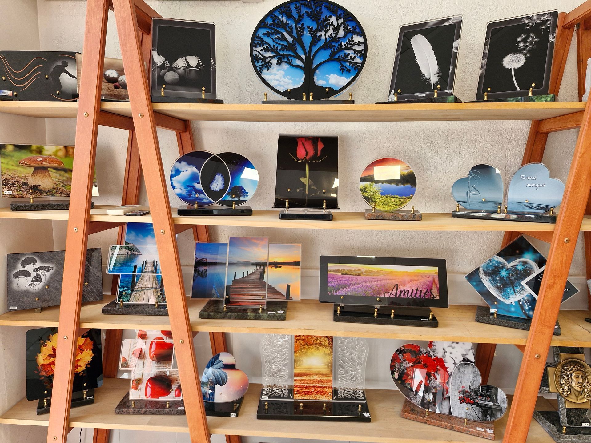 Plaques funéraires.