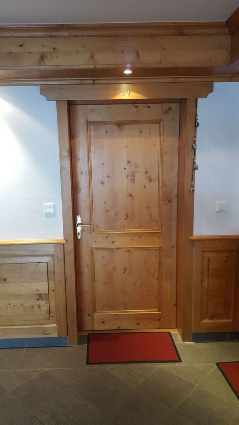 porte en bois massif