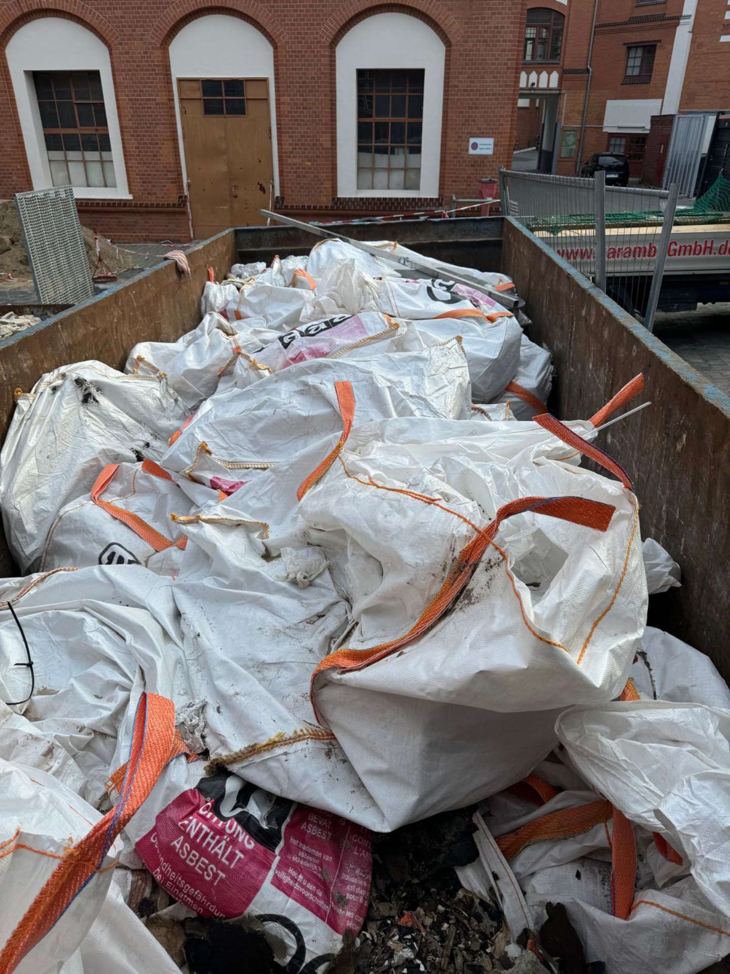 Fachgerechte Entsorgung von Bauschutt