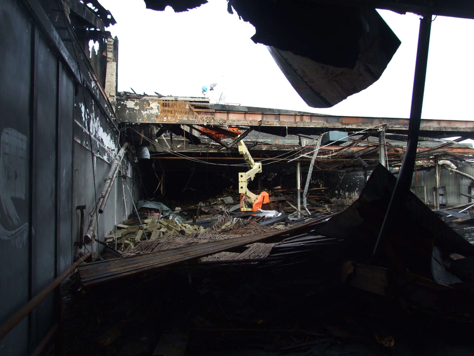Sanierung einer durch Brand beschädigten Lagerhalle