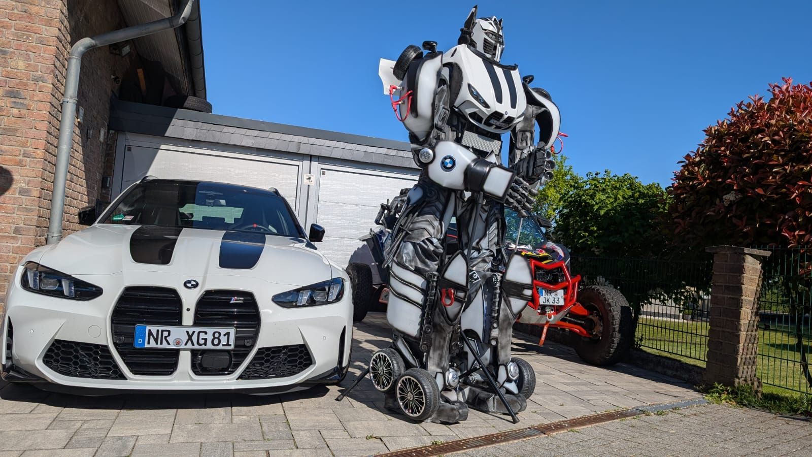 Transformierender Roboter Walking Act BMW1