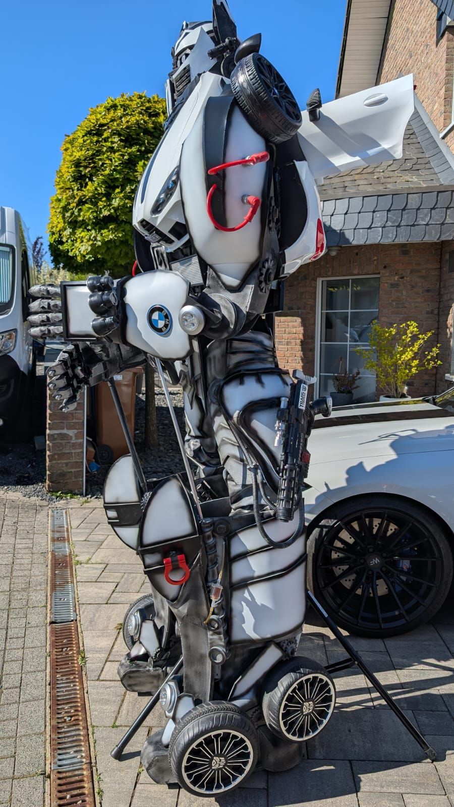 Transformierender Roboter Walking Act BMW3