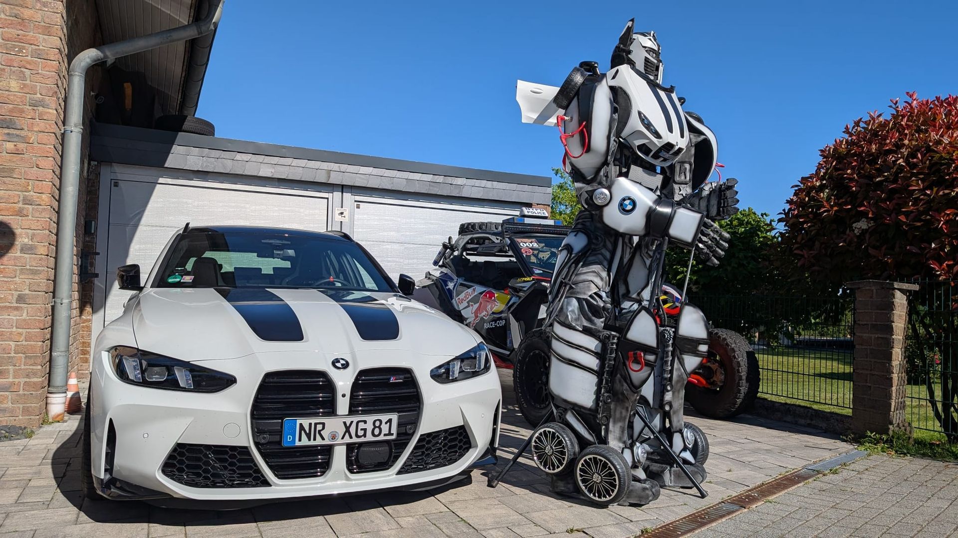 Transformierender Roboter Walking Act BMW4