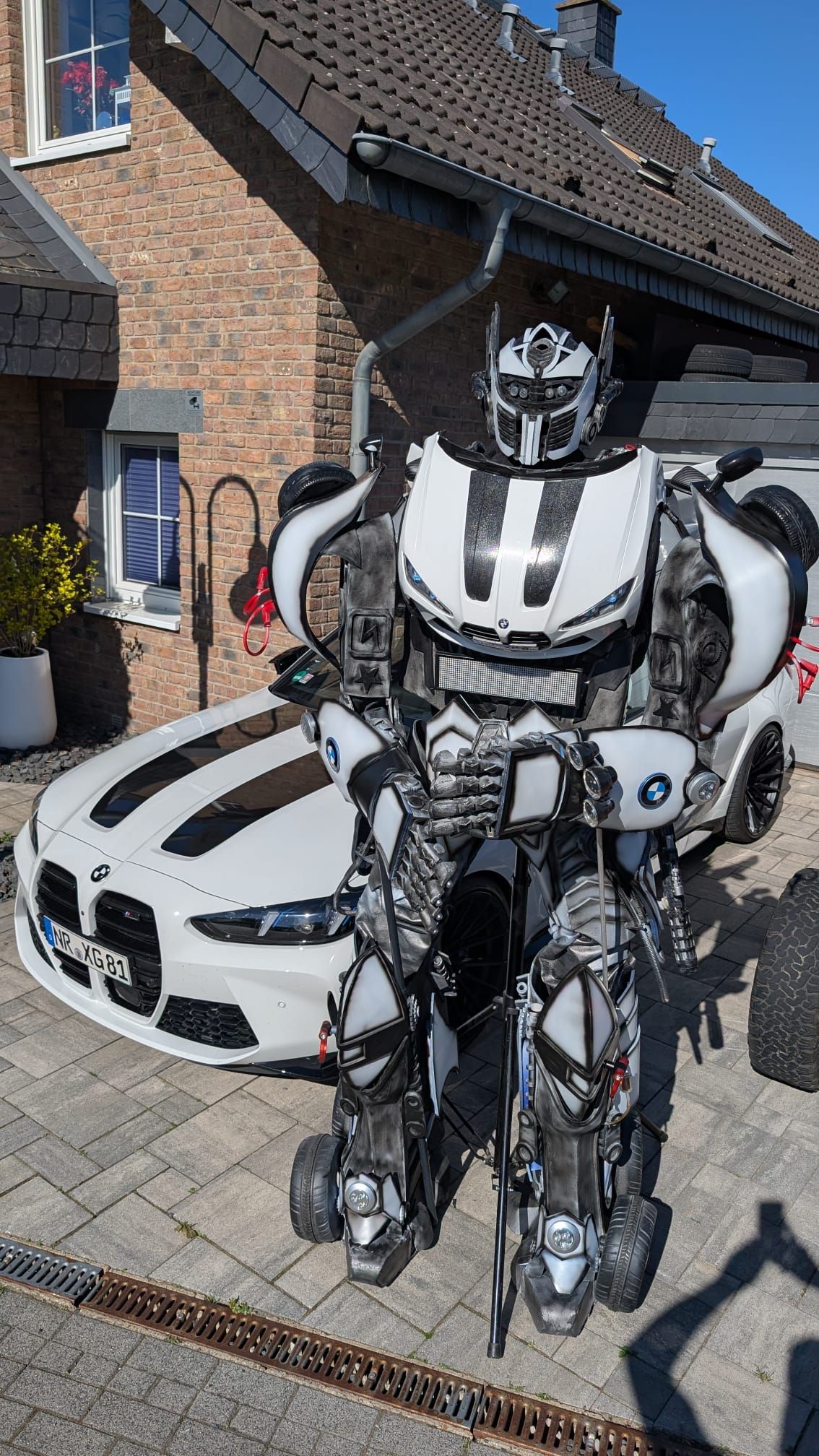 Transformierender Roboter Walking Act BMW9