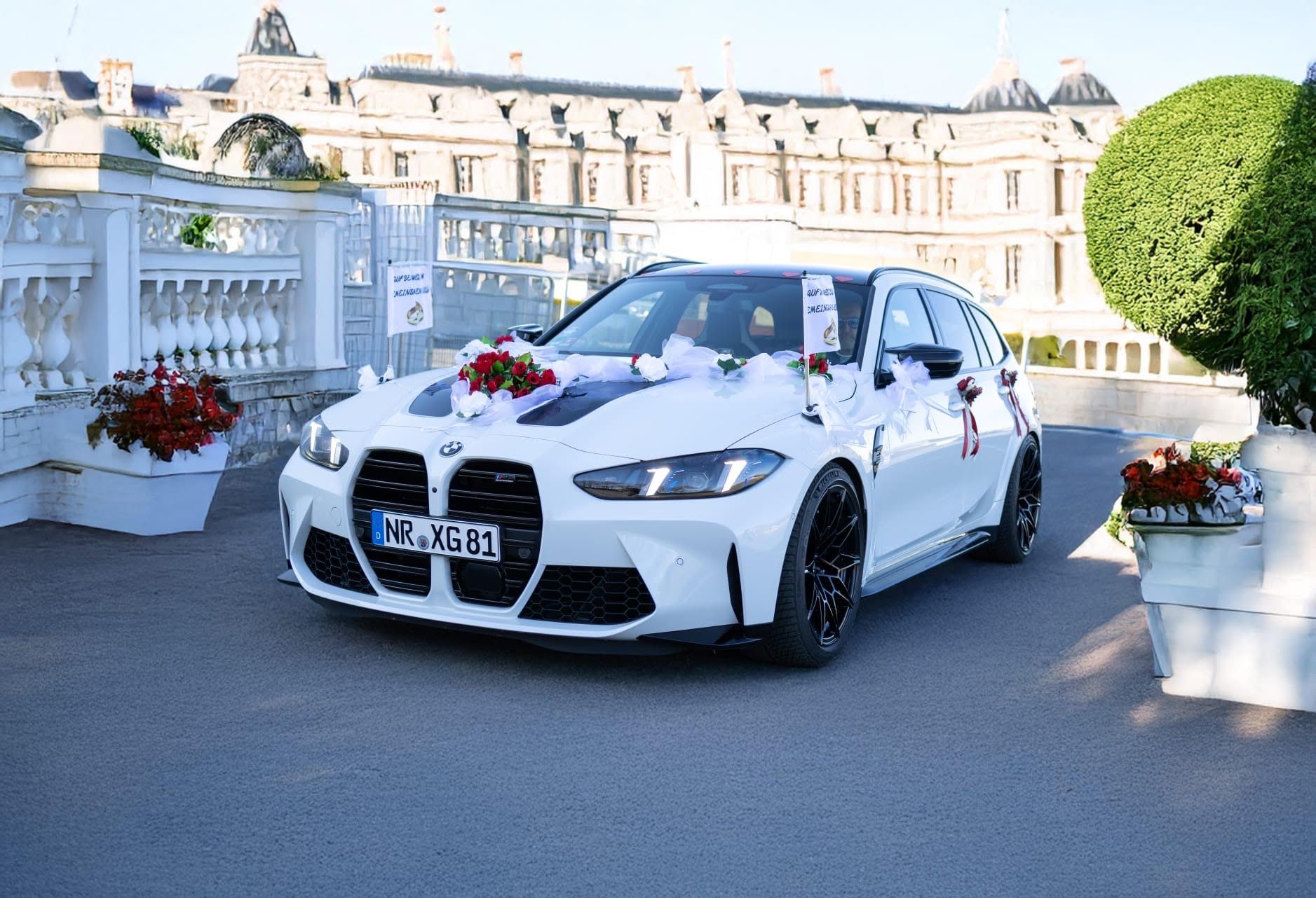 BMW M3 Touring Competition als Hochzeitsauto vor Schloss