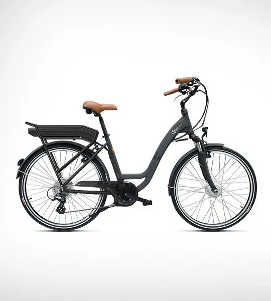 Un vélo électrique noir et marron.