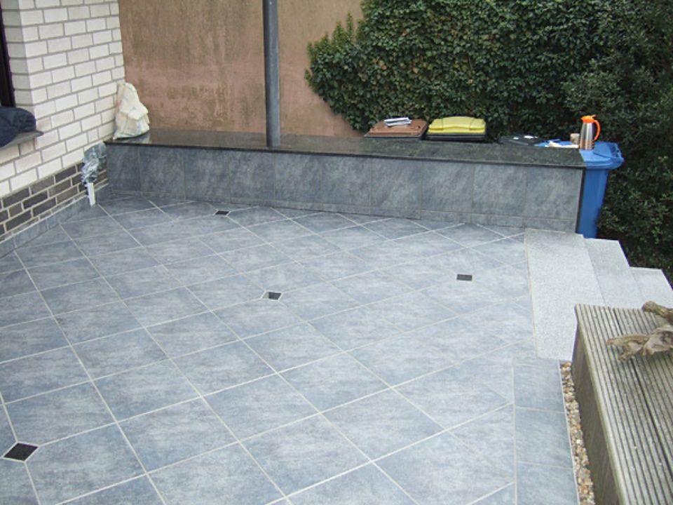 Verfliester Boden im Freien,  Scharwat - Fliesen und Naturstein