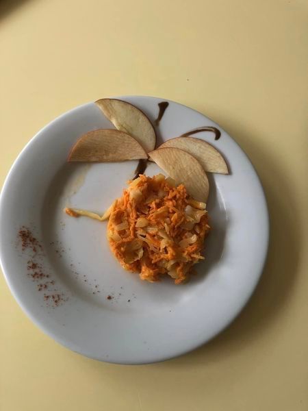 Entrée carotte et pomme.