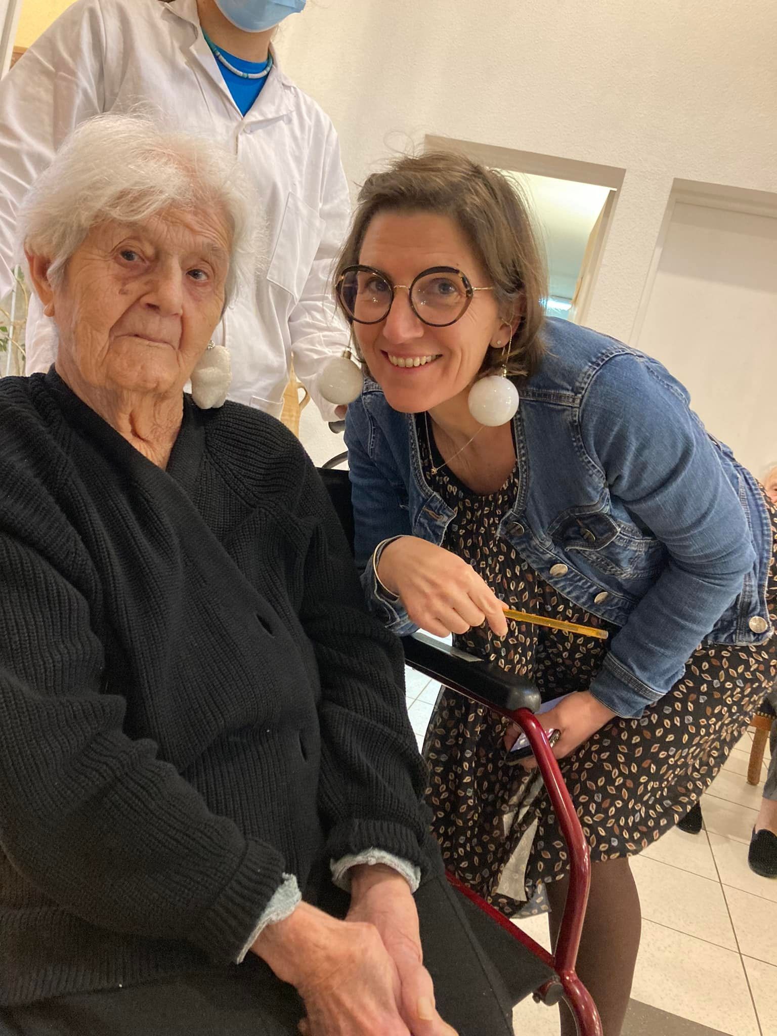 Résidente et directrice de l'ehpad.