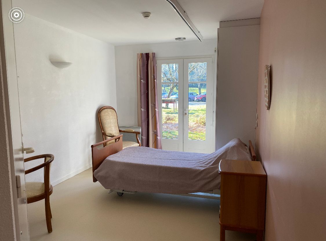 Chambre à coucher maison de retraite privée le Clos Saint Martin Peujard
