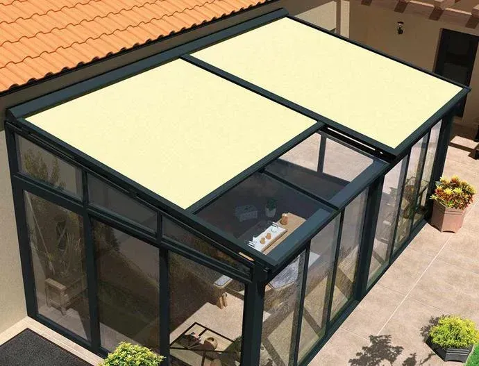 Cucarachas arrastrándose sobre migas y baldosas en el piso cerca de una pared.