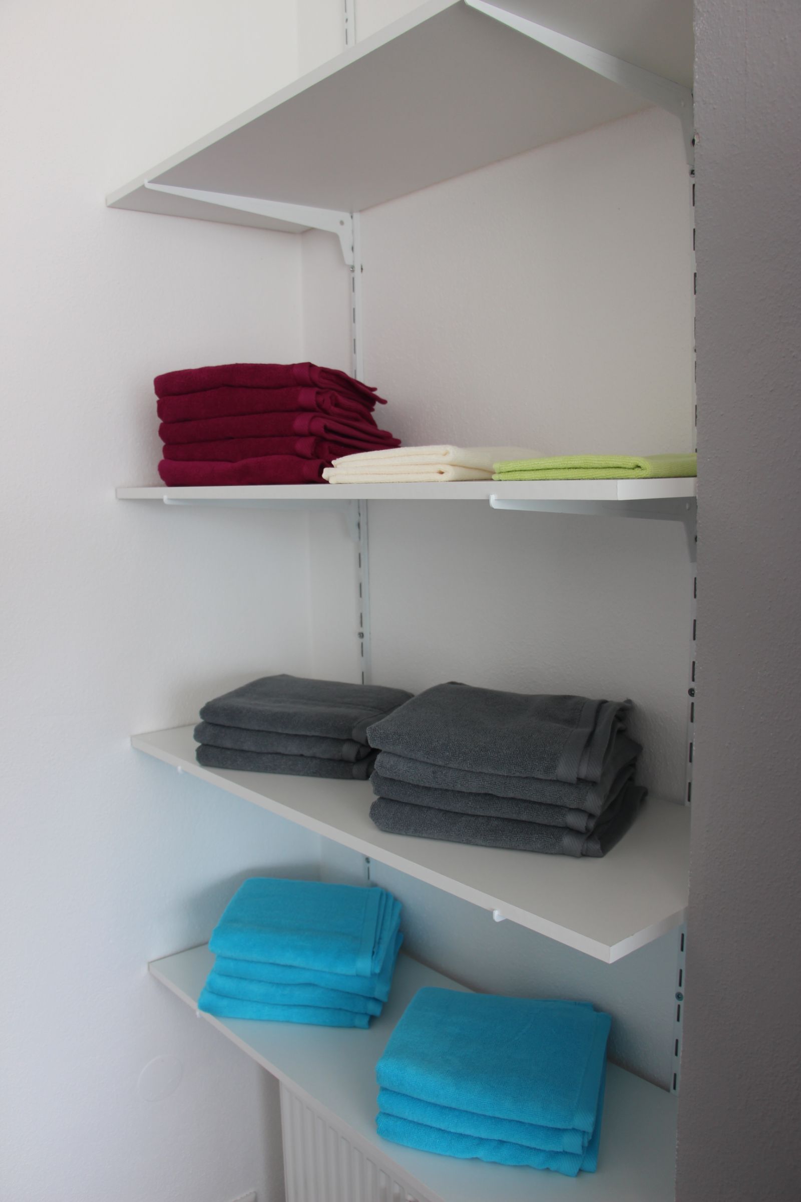Foto Handtücher im Regal