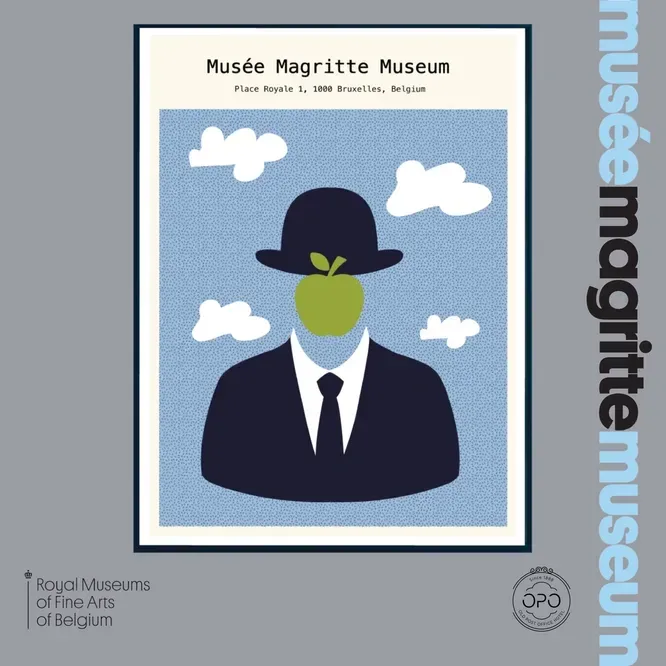 Une affiche pour le musée Magritte montre un homme en costume et cravate