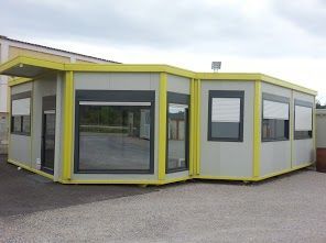 Bungalows modulaires formant un grand bureau