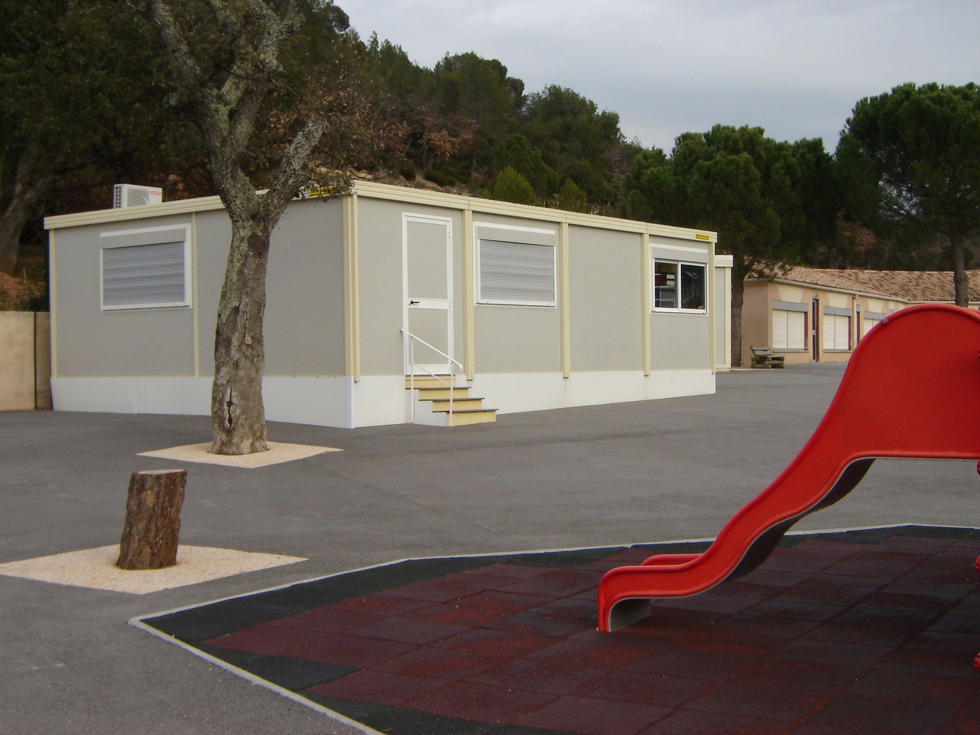 Bungalow transformé en salle de classe