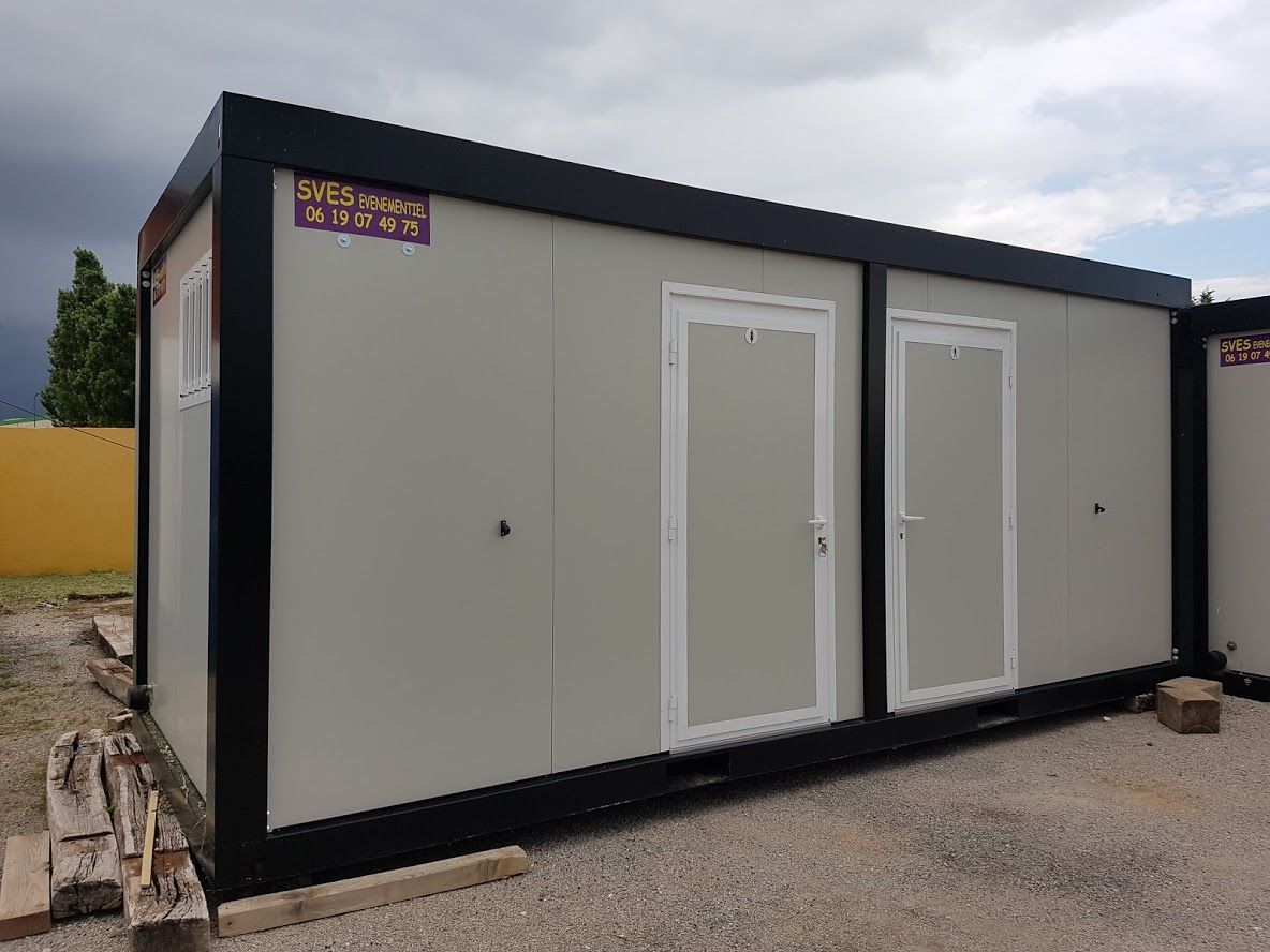 Bungalow gris et noir pour un évènement particulier