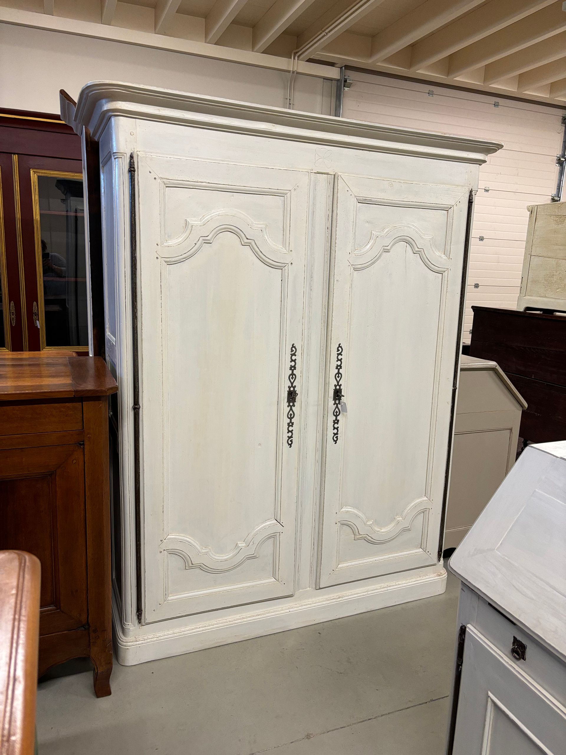 Petite armoire peinte blanc