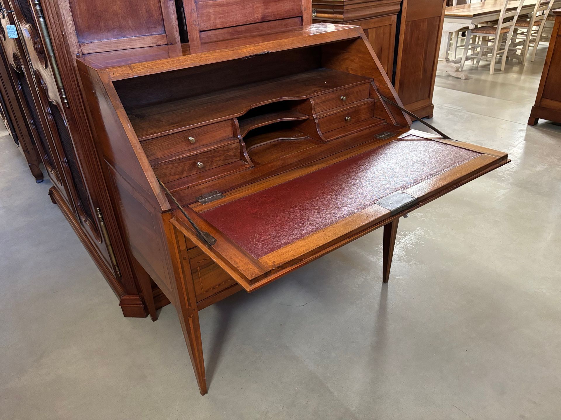 Secrétaire ancienne