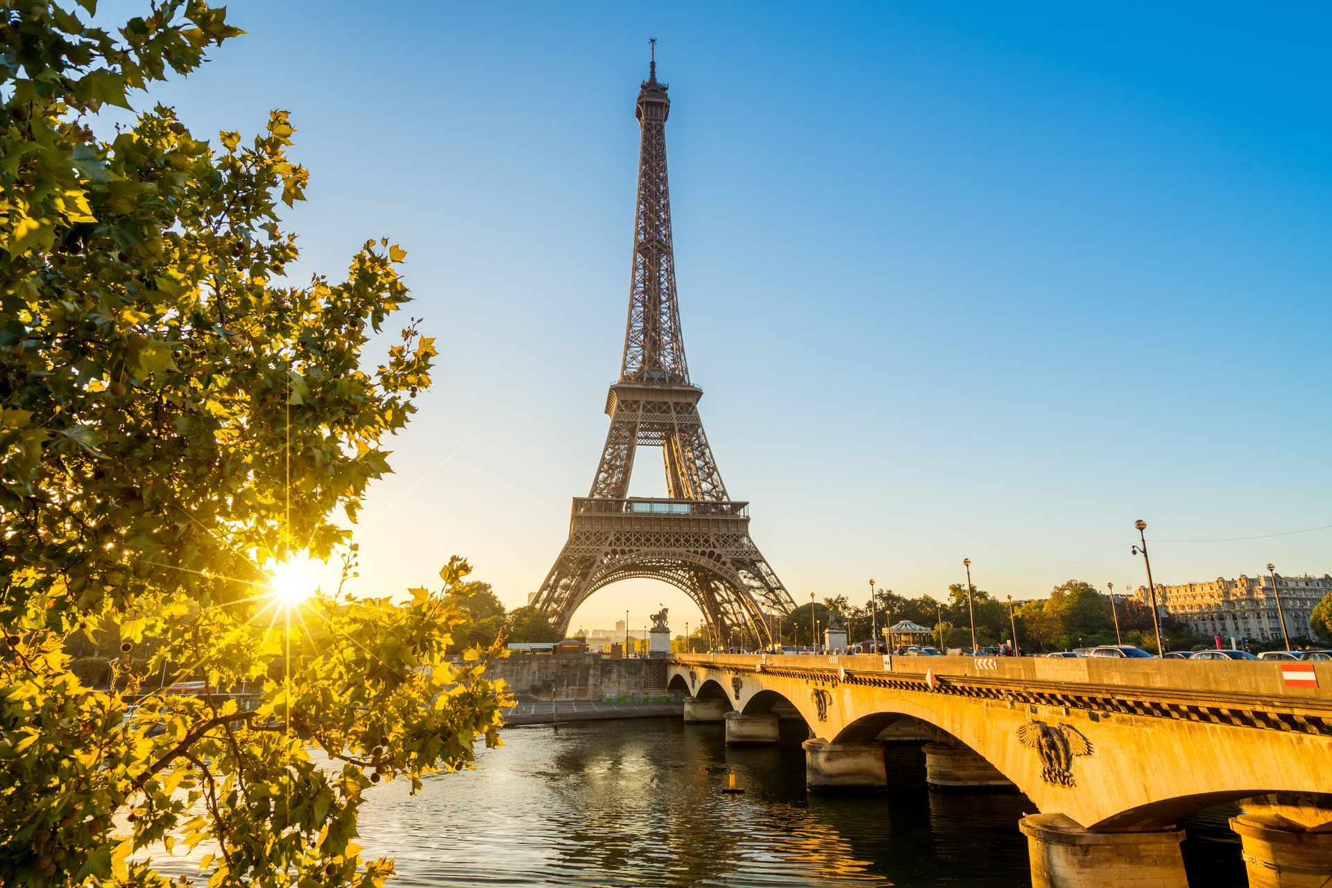 Tour Eiffel lors d'un coucher de Soleil