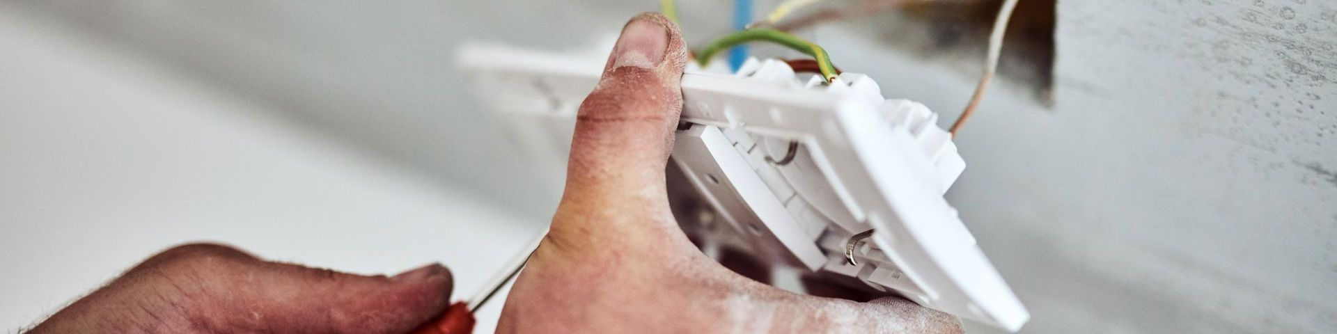 Pose d'une prise électrique