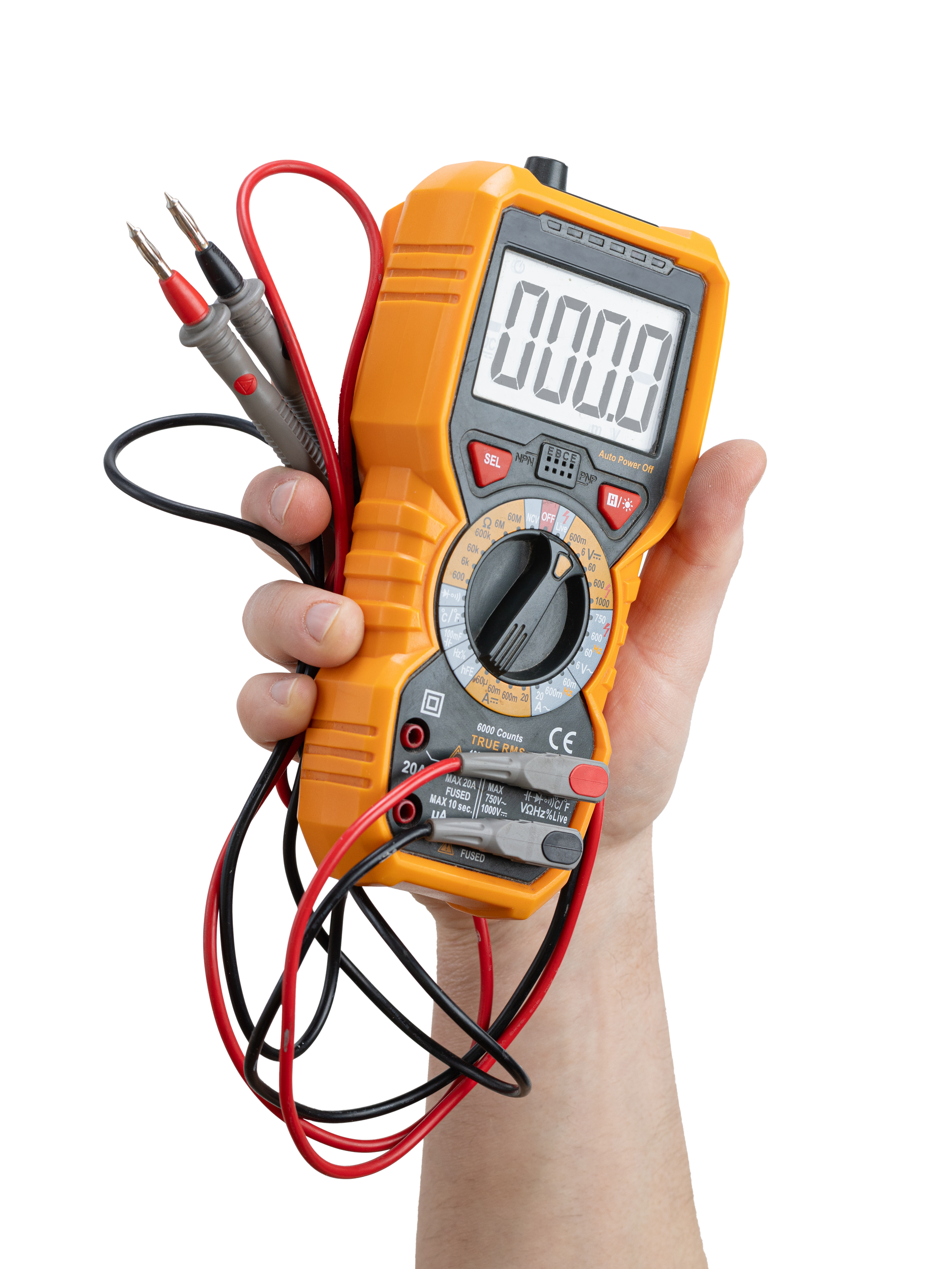 Main tenant un voltmètre