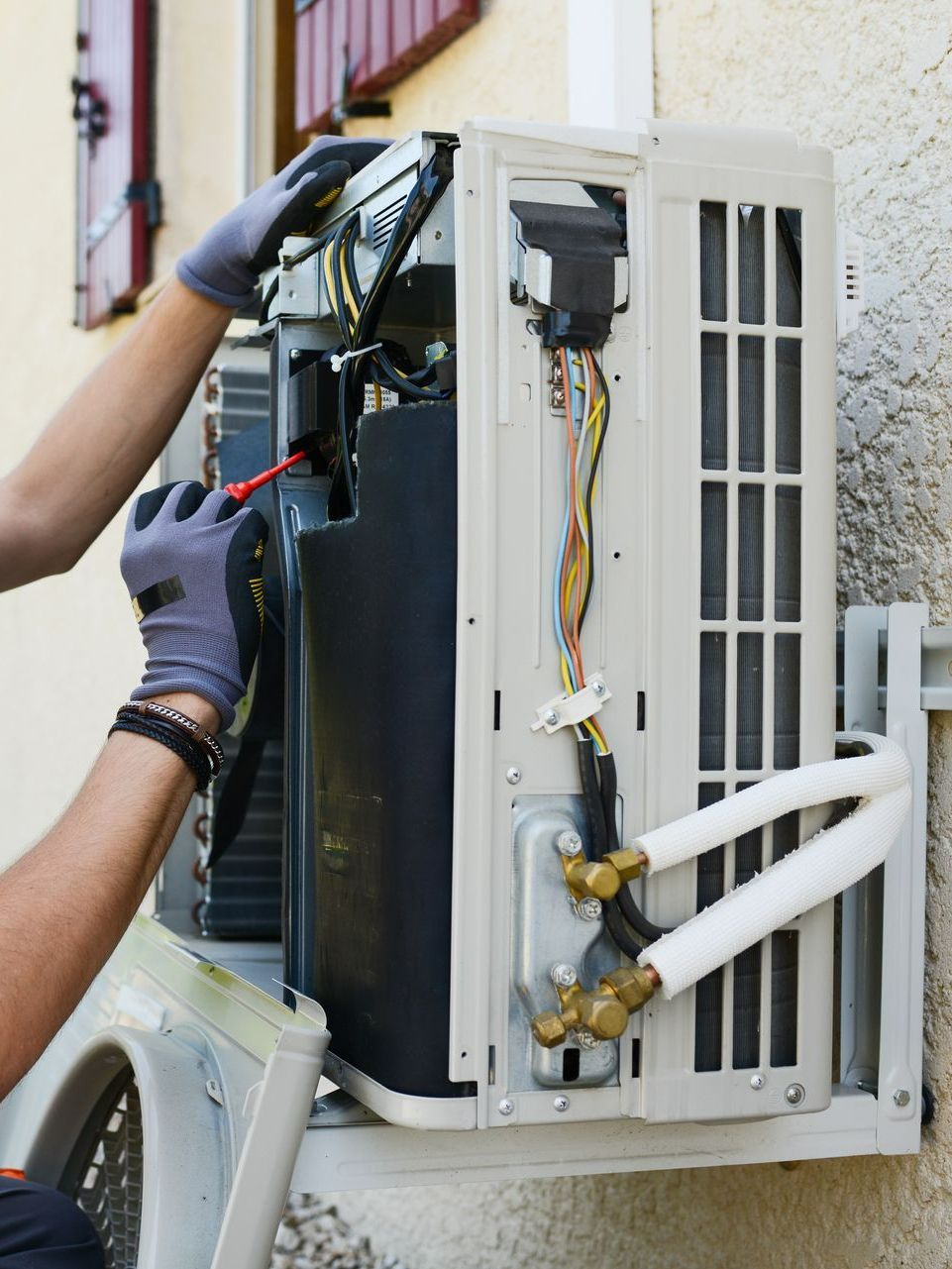 Réparation d'une unité extérieure de pompe à chaleur