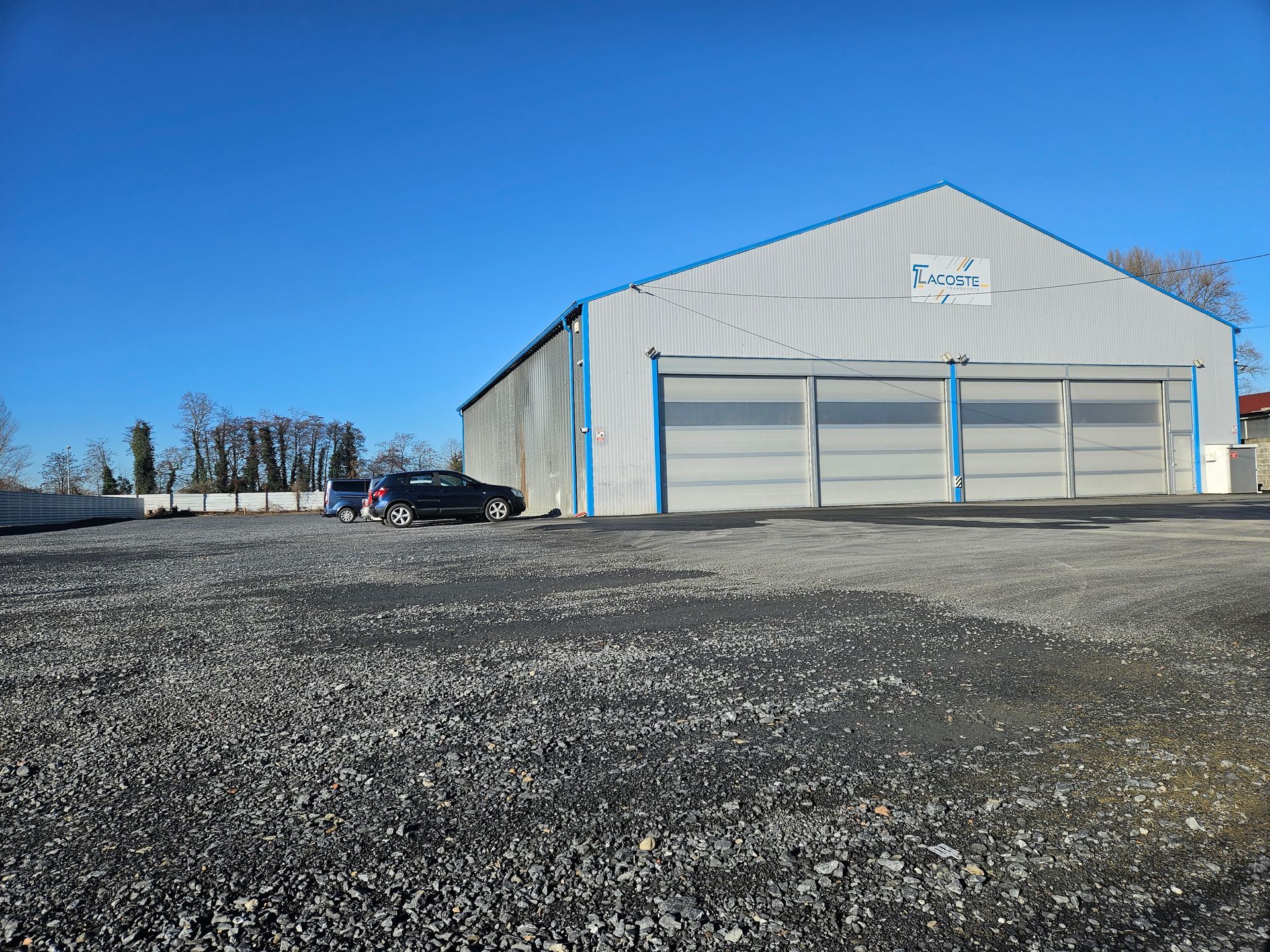 Photo de l'entreprise Transport Lacoste vu de devant