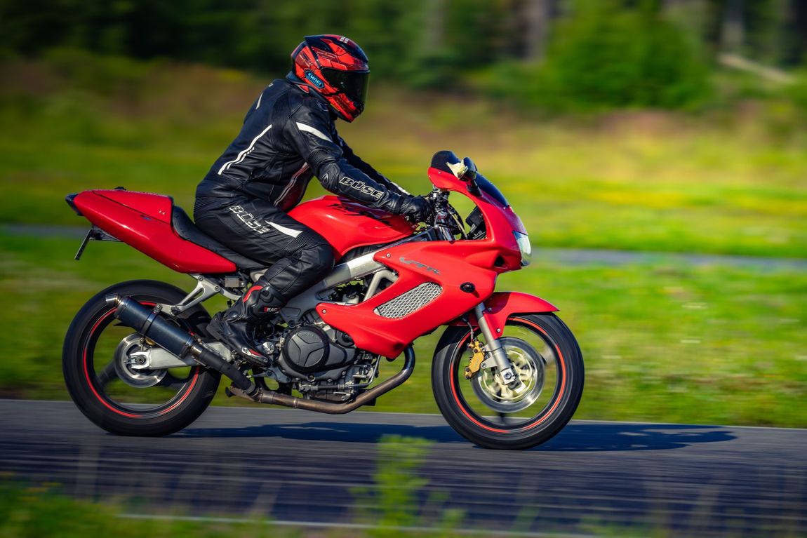 BB Motos - moto rouge