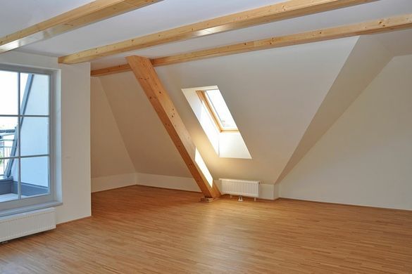 Heinz Abbühl Bodenbeläge – Zimmer unterm Dach