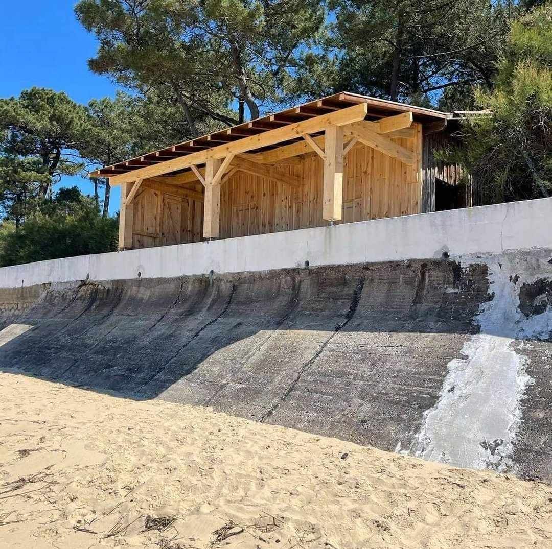 Cabane en bord de plage