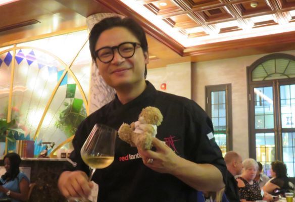 Vietnamese celebrity chef, Luke Nguyen with Bedford Bear!