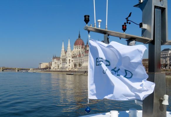 Emerald Sun sailing away in Budapest