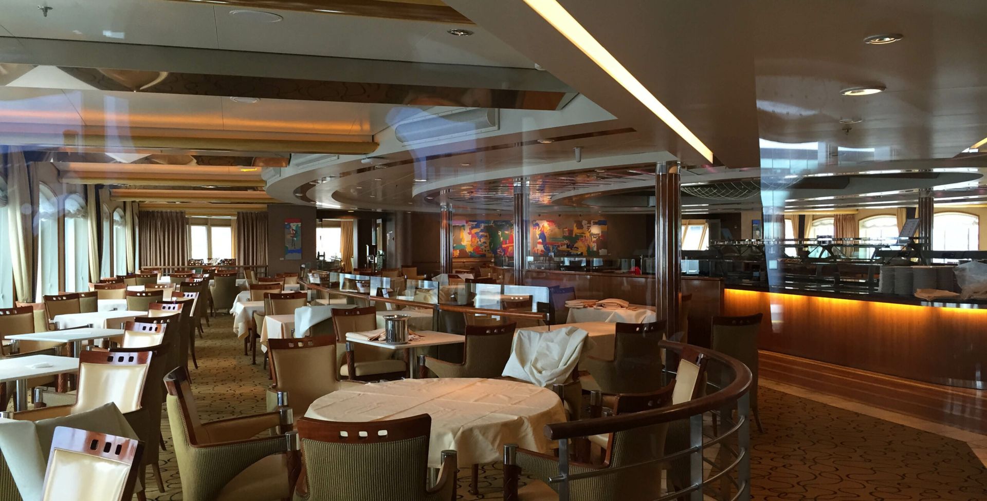 Buffet Restaurant on Midnatsol