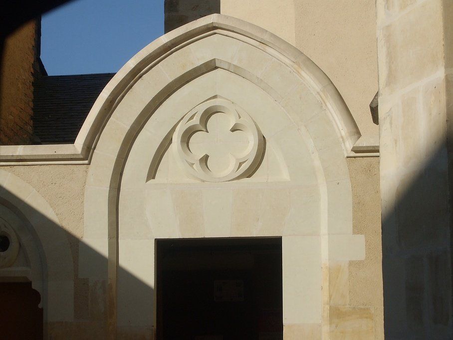 Restitution d'une église dans son style d'origine par Franck Castel à Grez-en-Bouère