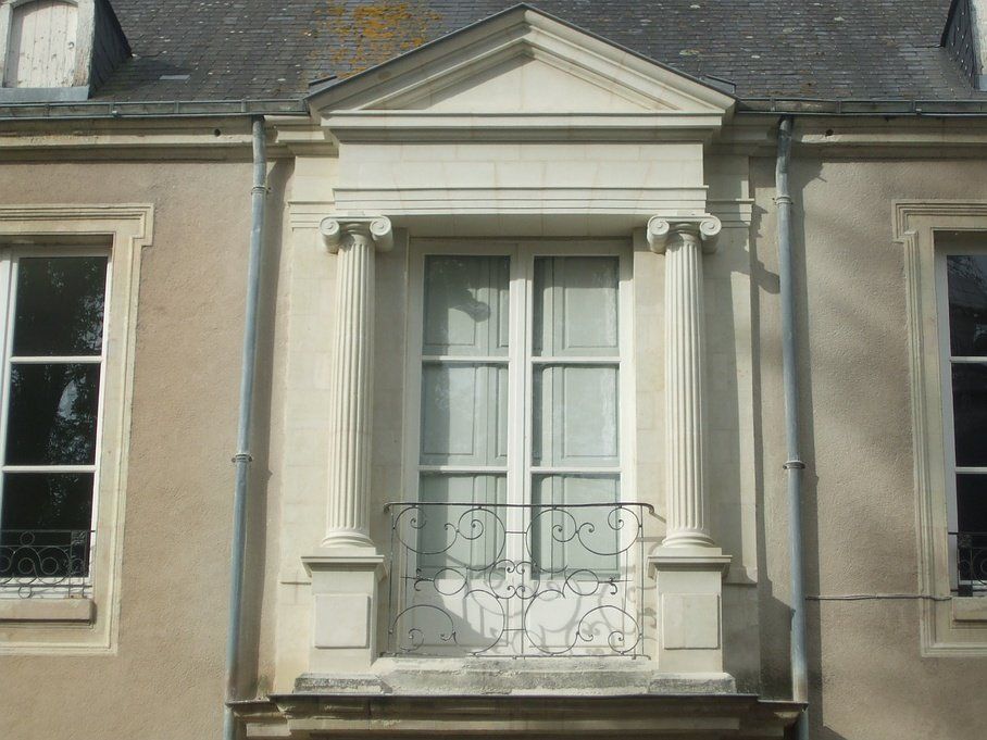 Restauration maison en pierres blanches dans la Sarthe, par Franck Castel