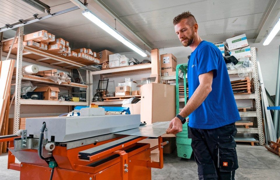 Bild Metallarbeit in Werkstatt