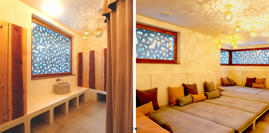 Zwei Bilder von einem Zimmer mit einer Couch und einem Fenster.