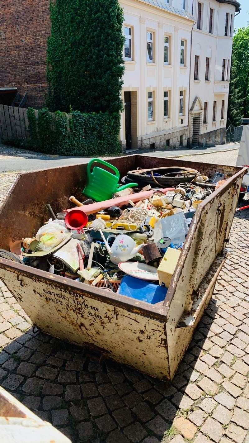 Container, der von René Robenz gefüllt wurde