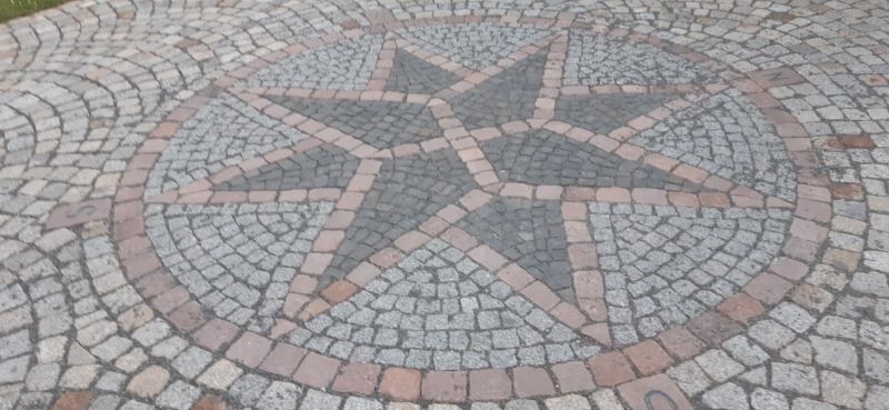 Pflaster, das von René Robenz gesäubert wurde