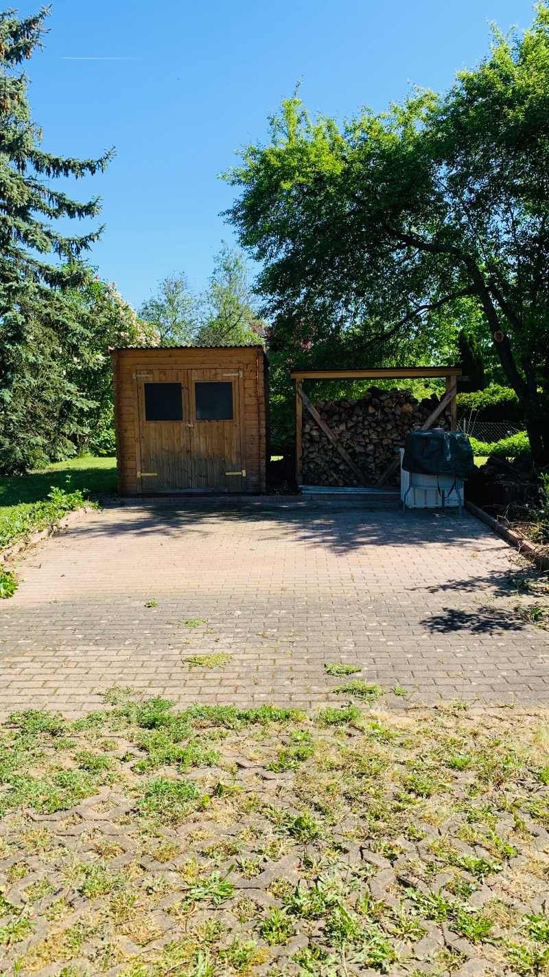 Schuppen, der von René Robenz abgerissen wird