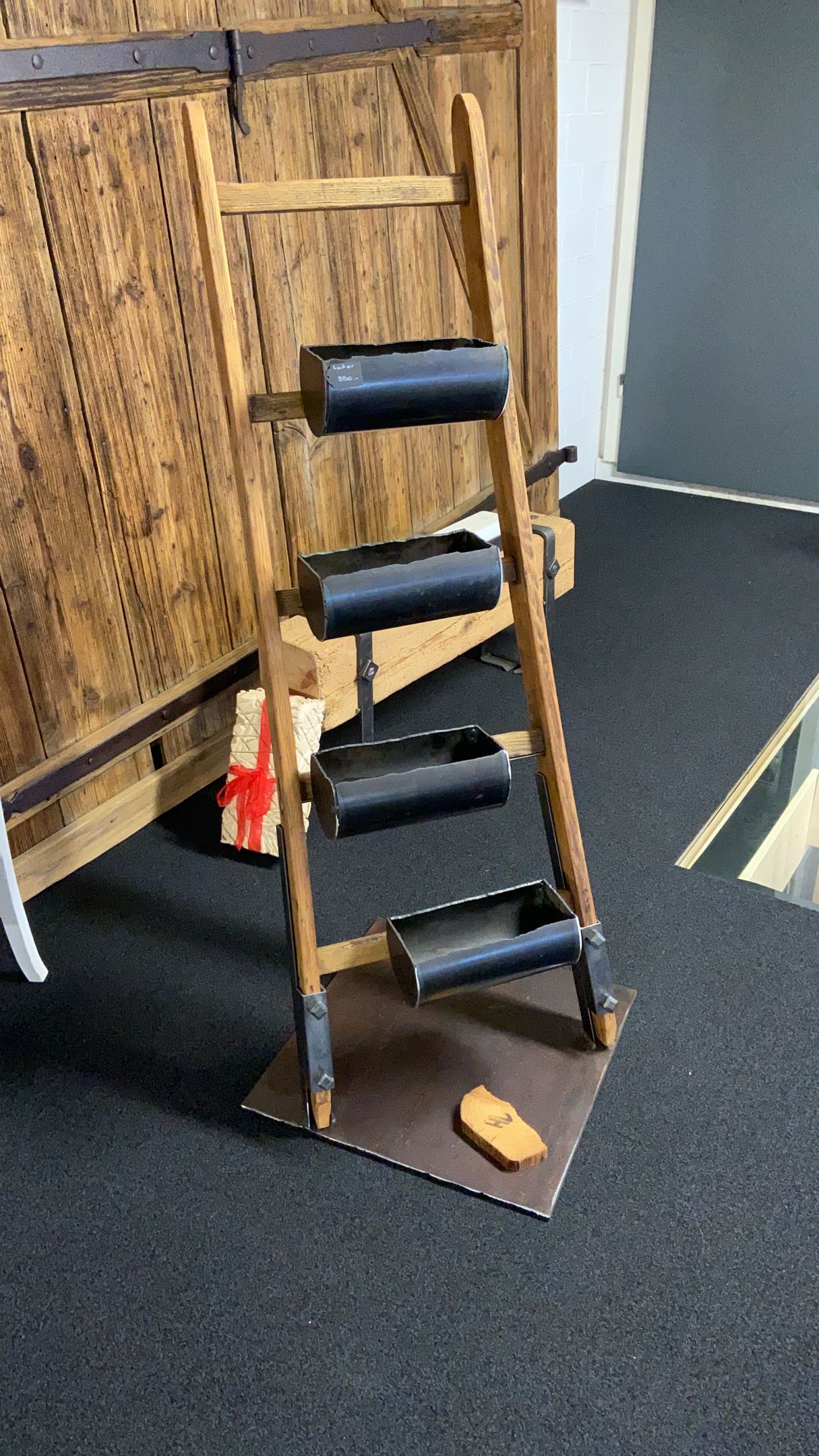 Garderobe - Harry Jerger Glas + Holz f.p.s.